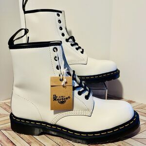Dr Martens 1460 White Smooth Leather Lace Up Combat M 10 W 11 Boots Goth Punk